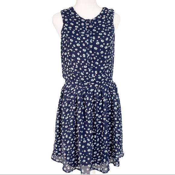 best society Dresses & Skirts - Floral Sleeveless midi dress